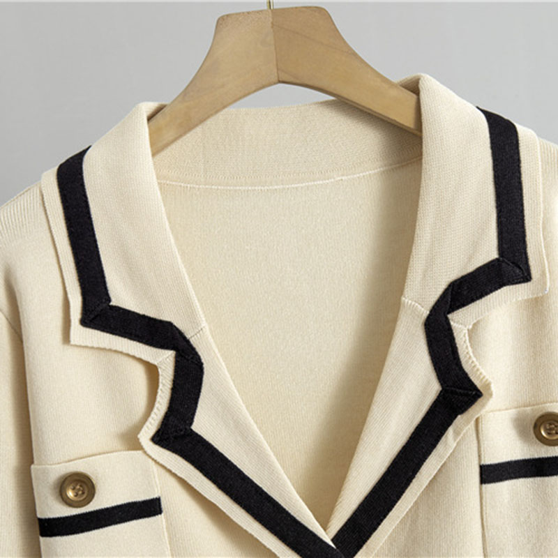 Elegant Two-Piece Women’s Contrast-Trim Suit Set