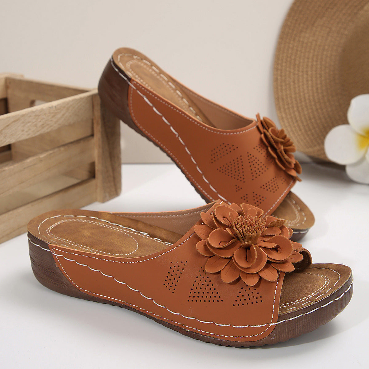 Floral Comfort Wedge Sandals - CristianLavian